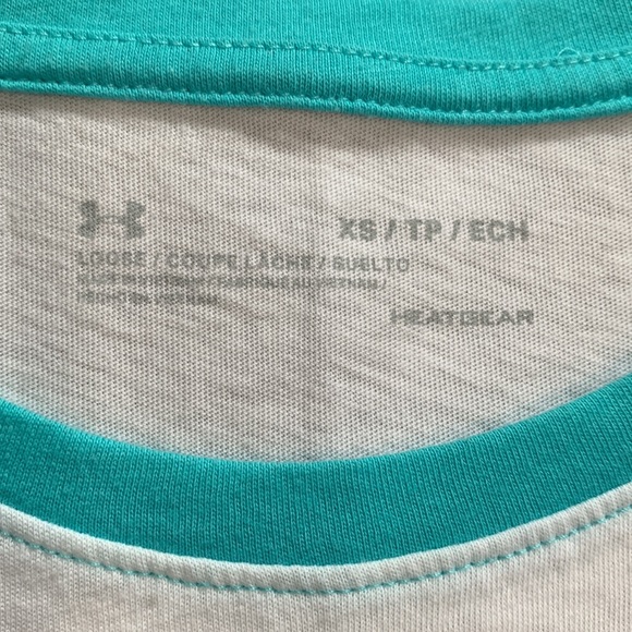 Under Armour Ladies T Shirt Loose fit Heat Gear XS Small - Picture 3 of 4